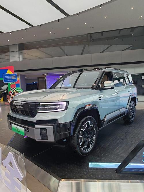 深圳85比亚迪方程豹硬派越野的爆款，英菲尼迪35周年与你共成长